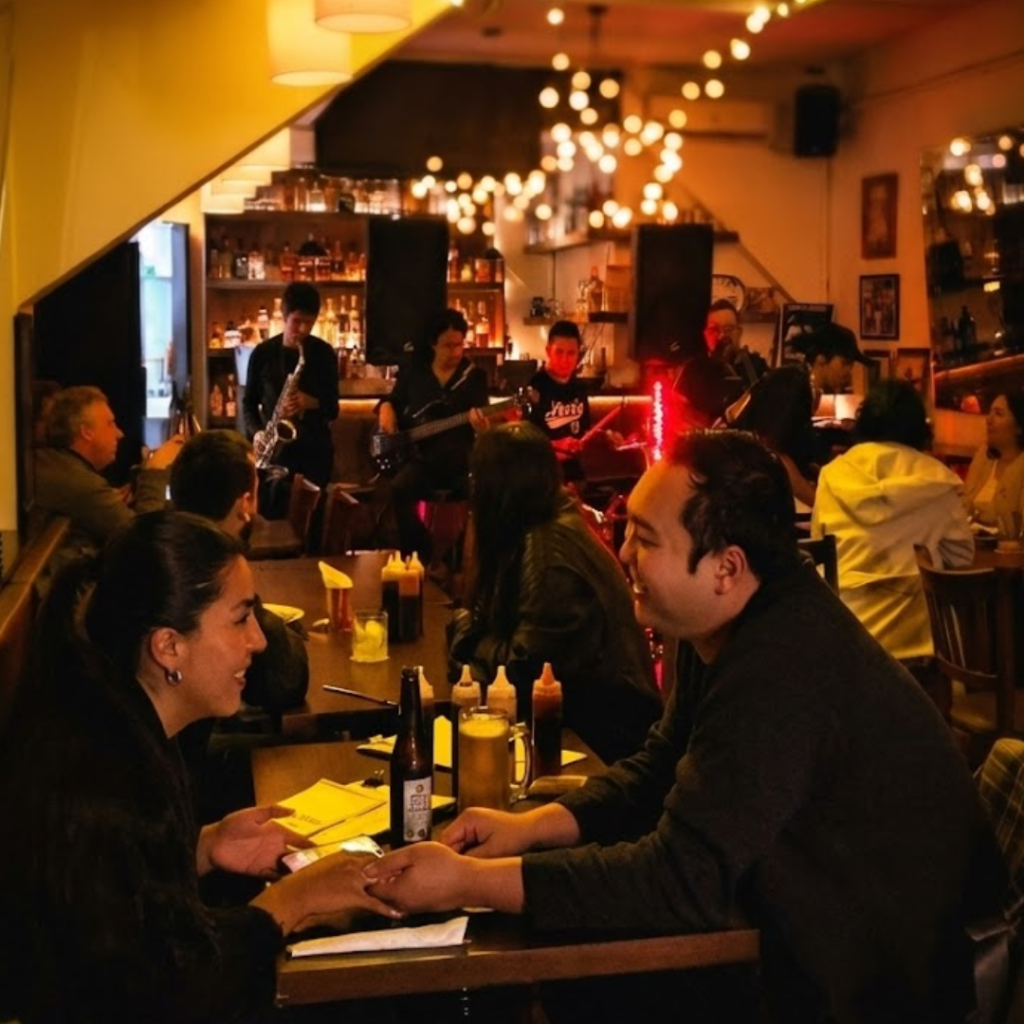 Ambiente de música en vivo Whiskey Kitchen